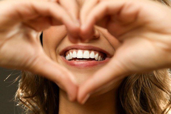 Gingivitis vs Periodontitis: How to Tell the Difference (And Why It Matters)